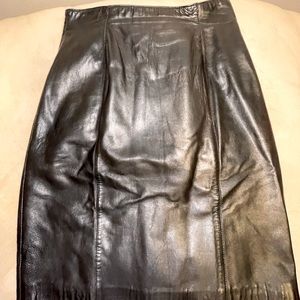 Women’s Lord & Taylor LAMBSKIN skirt size 10